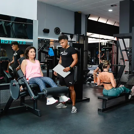 & Gym Time Sport Hostel *
